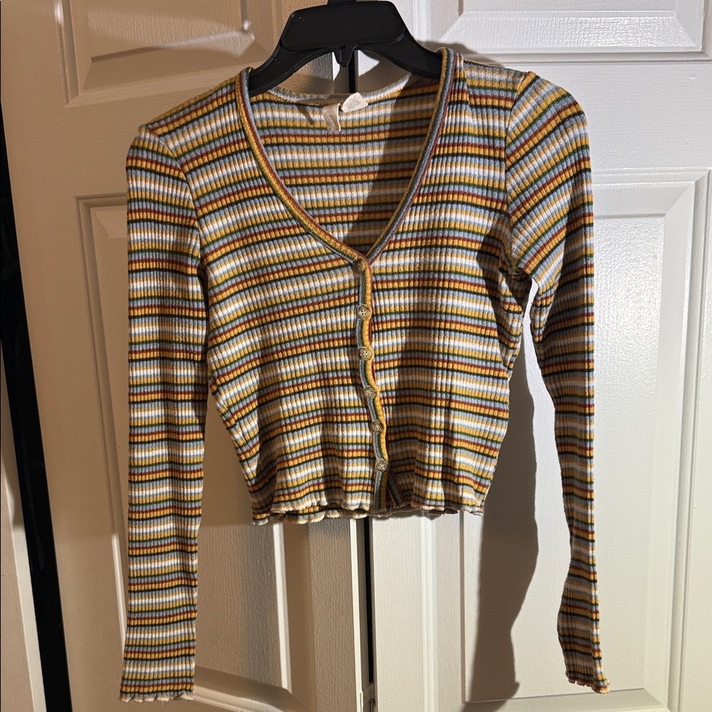 Sky and Sparrow Striped Ribbed V‑Neck Button Crop Top in Mustard, White & Blue